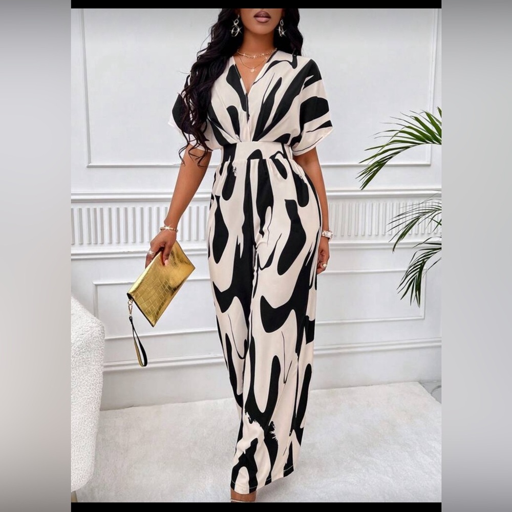 NEW Chic Black and White Patterned Jumpsuit size XL festival